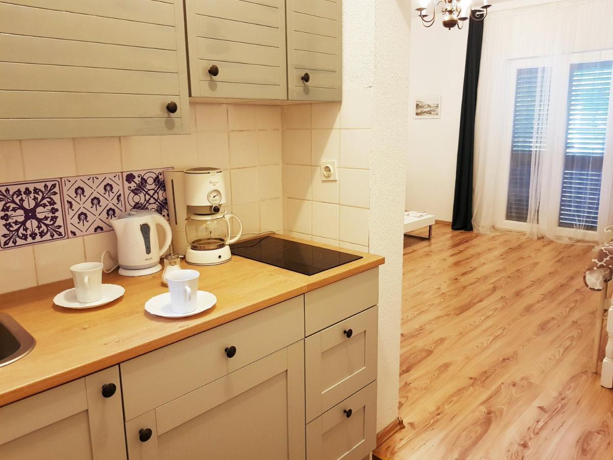 Apartmani Elena Malinska Eksteriør bilde