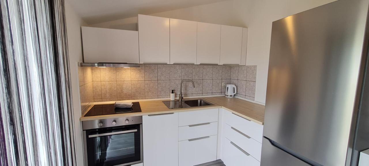 Apartmani Elena Malinska Rom bilde