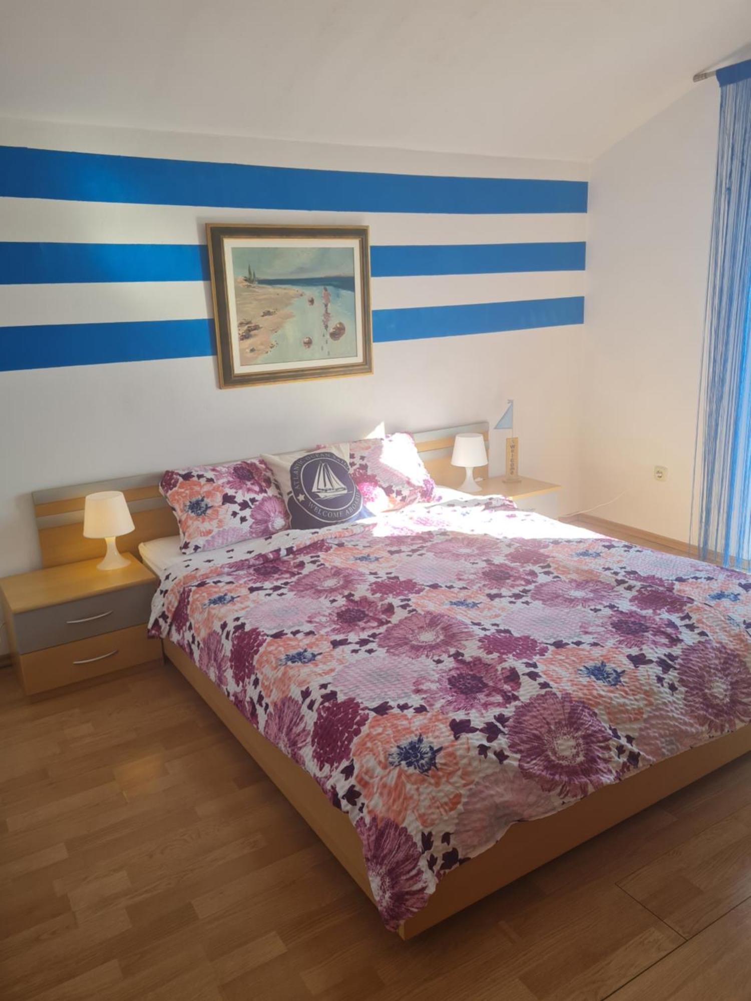 Apartmani Elena Malinska Rom bilde